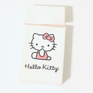 100’s cigarette sleeve hello Kitty
